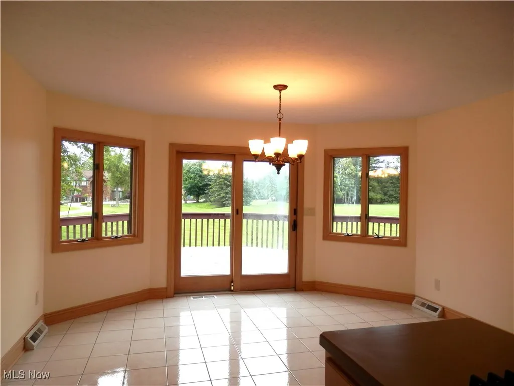 Dine in kitchen area
