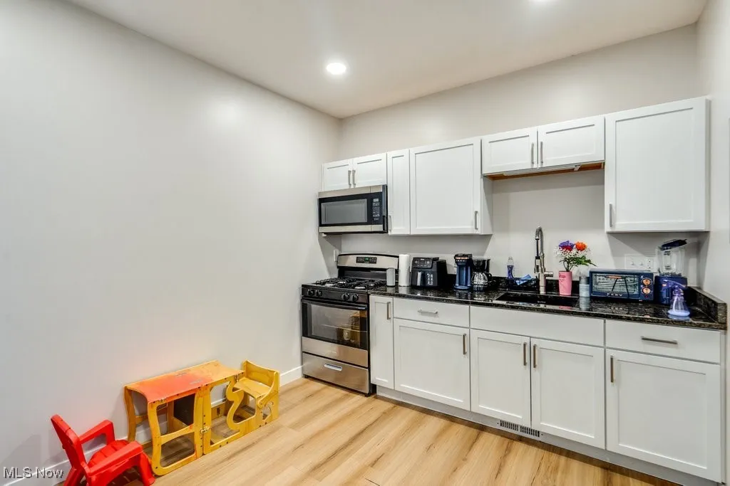 BACK HOUSE KITCHEN