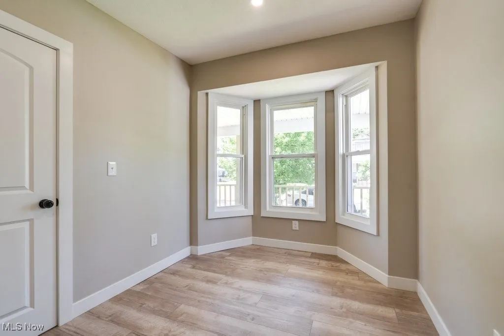 FRONT HOUSE BEDROOM 1