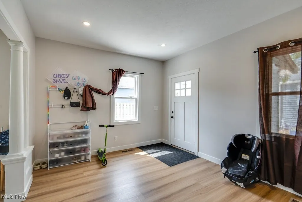 BACK HOUSE LIVING ROOM