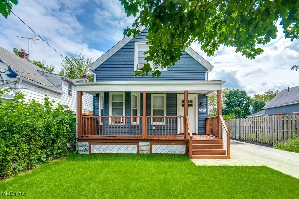 FRONT HOUSE
