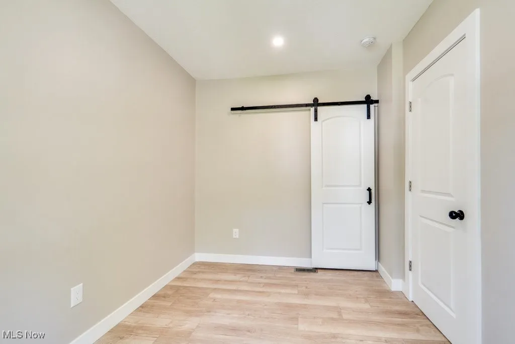 FRONT HOUSE BEDROOM 1