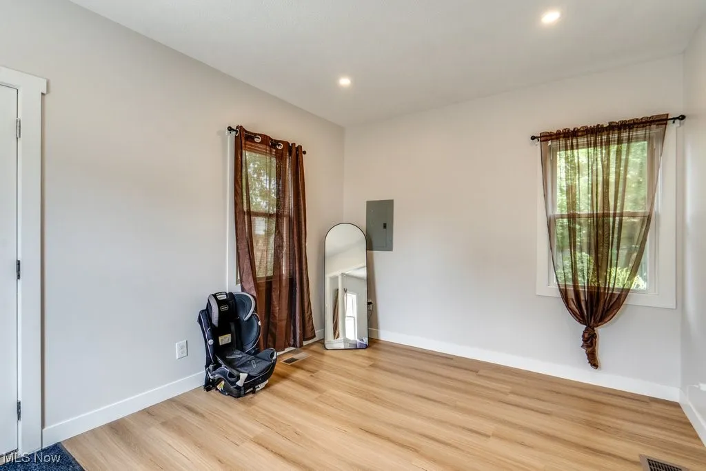 BACK HOUSE LIVING ROOM