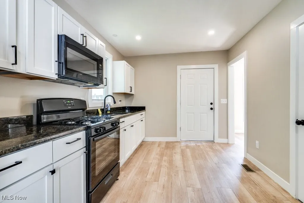 FRONT HOUSE KITCHEN