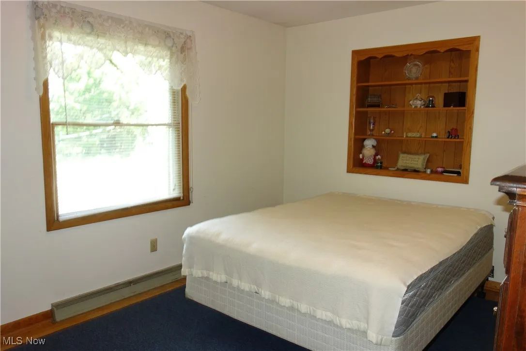 Lovely 3rd Bedroom w/ hardwood flooring