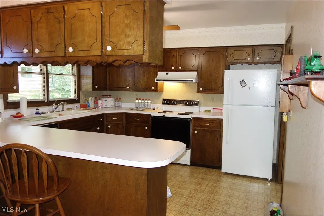 Large Breakfast Bar is perfect for Food prep and more