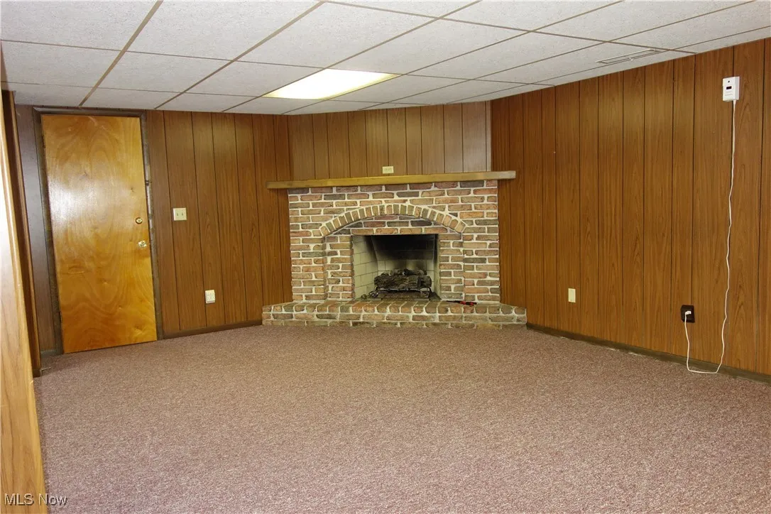 Wonderful Location for a Primo Family room