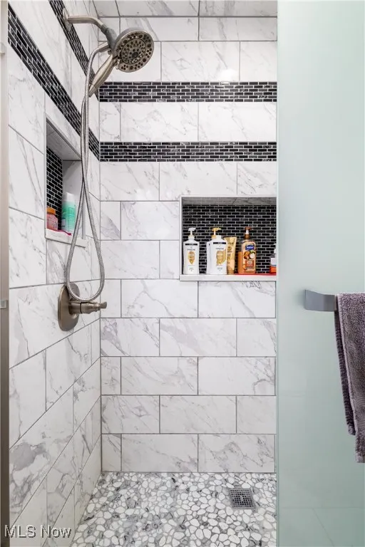 Bathroom has been painted since this picture.