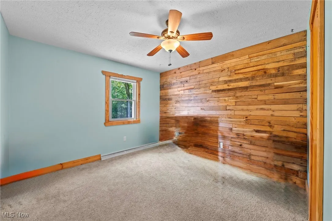 2nd floor, with walk-in closet