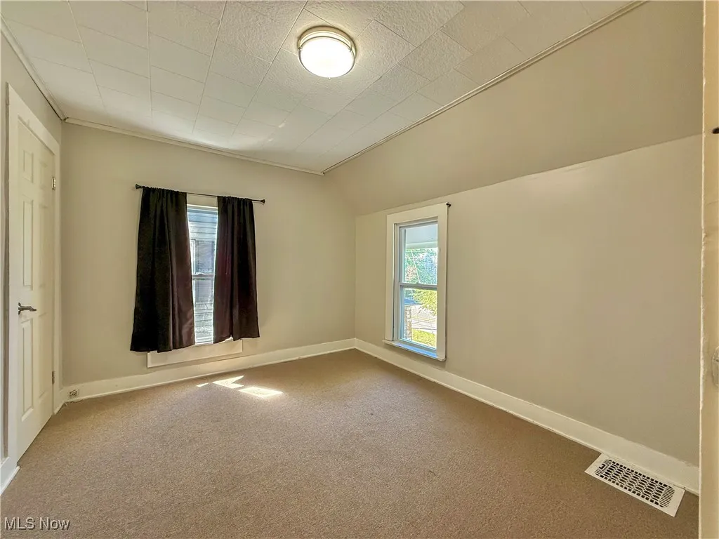 Upper bedroom