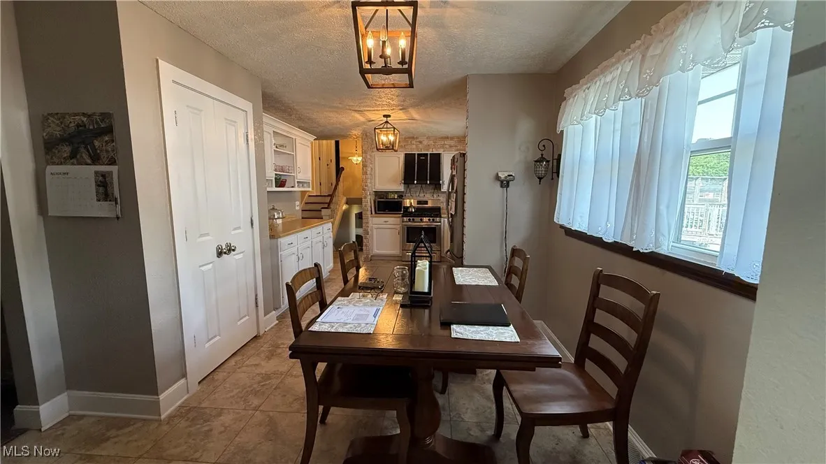 Eat in Kitchen