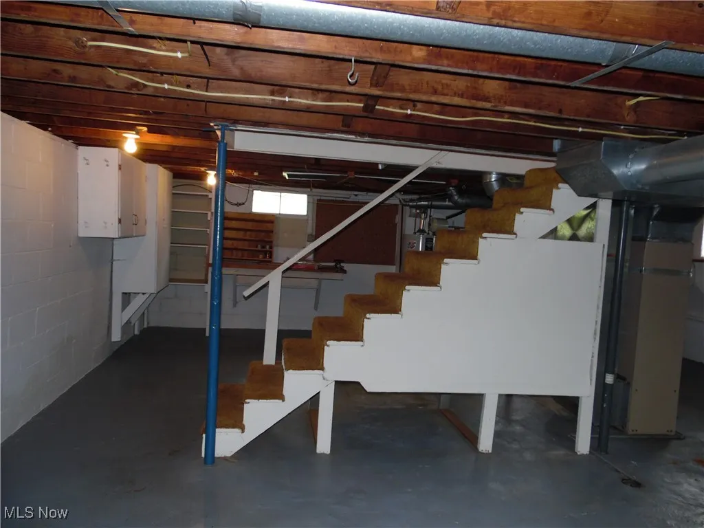 Below grade area with stairs