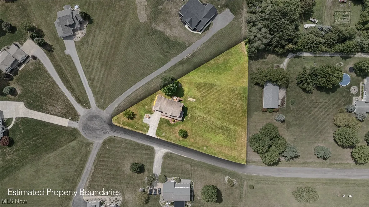Aerial view of property and surrounding area