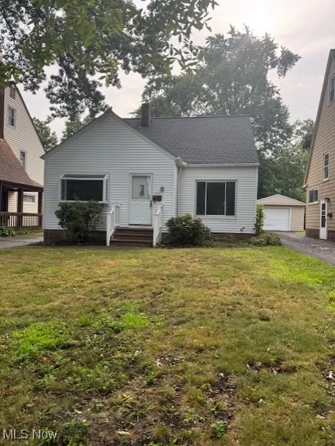 3 Bed 1 bath Cape Cod on a quiet street !!!