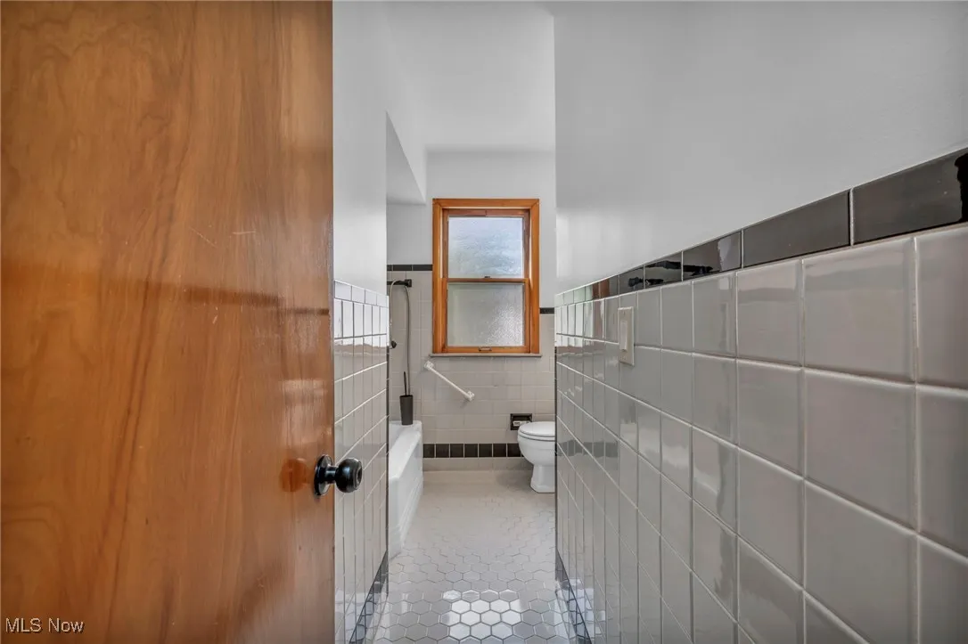 Main floor bath