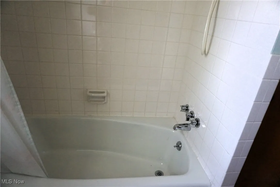 first floor tub and surround