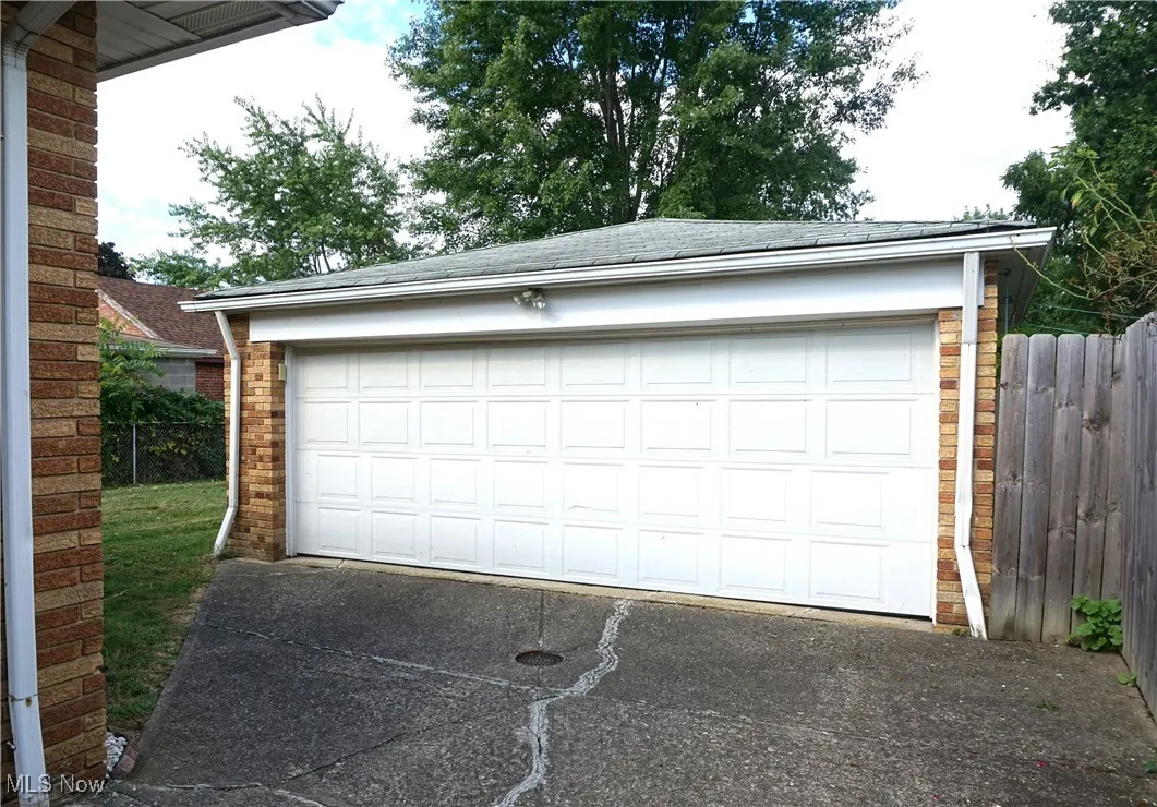 2 car detached garage