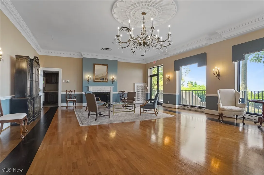 rentaable community dining room with view of lake