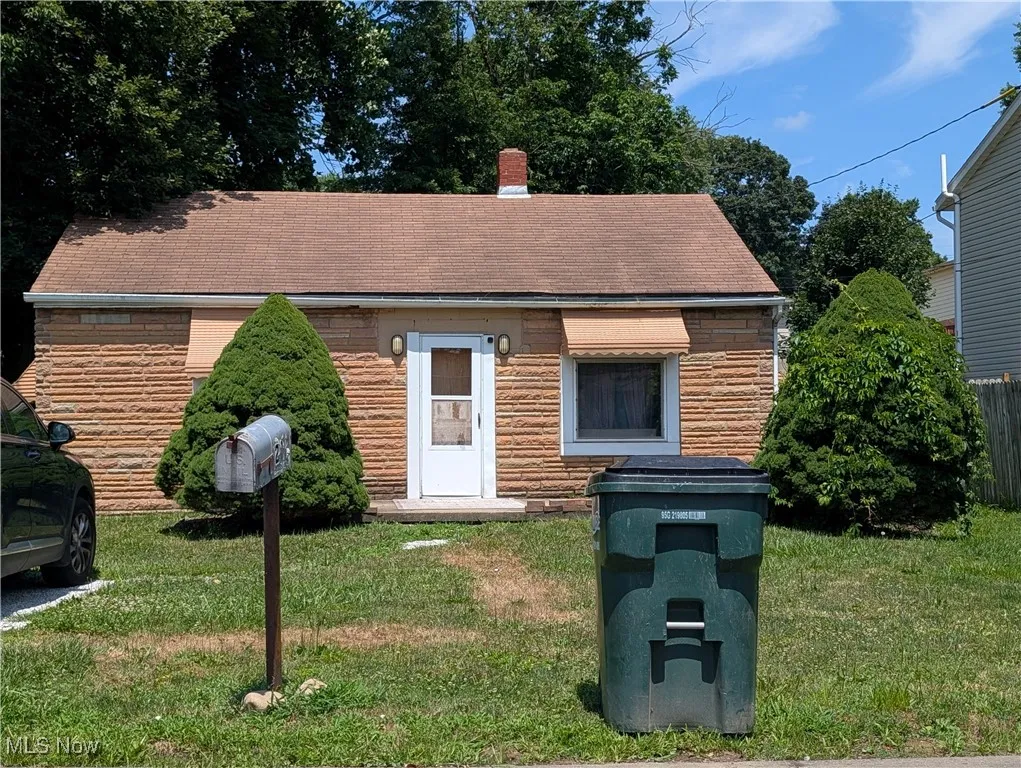 213 Hermann St