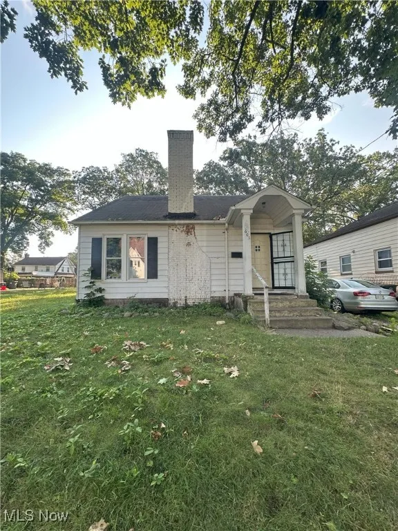 601 Glendora Ave