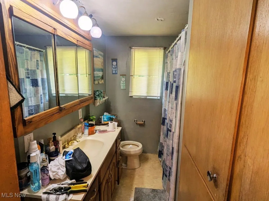 Full bathroom.