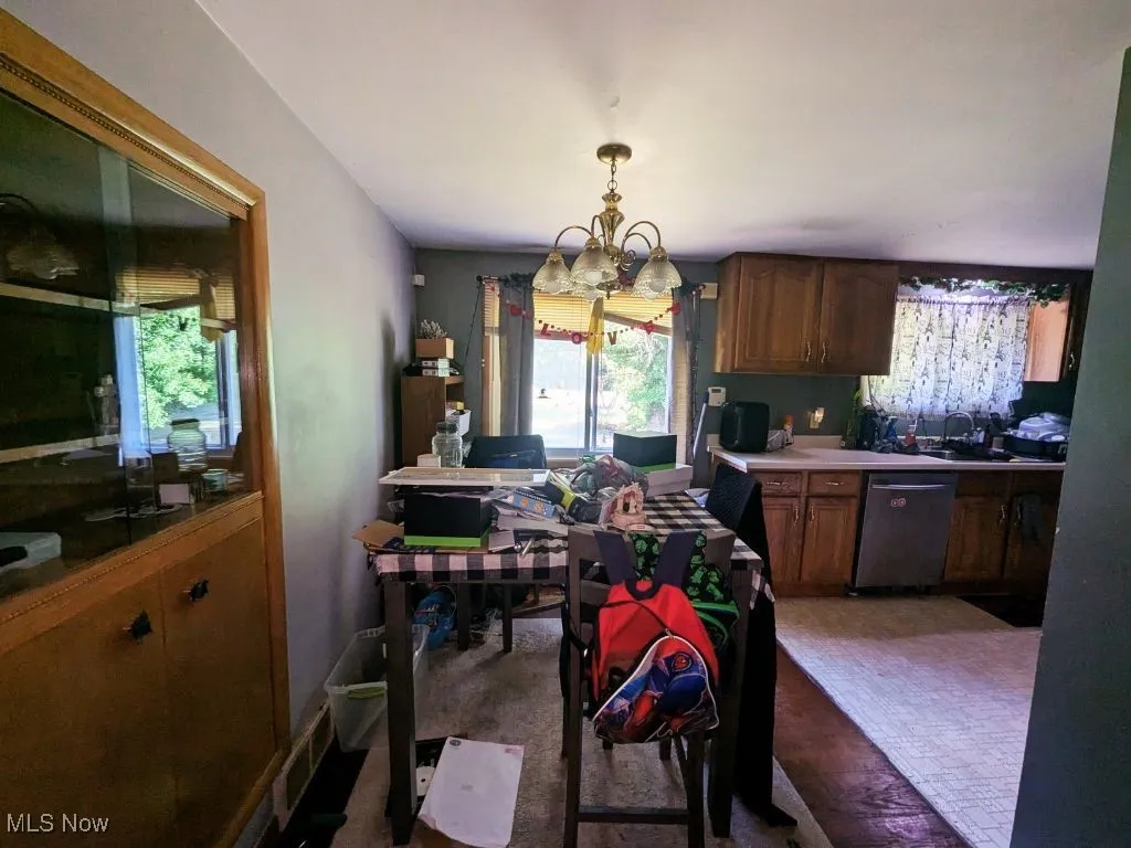Dining room leading into the kitchen.