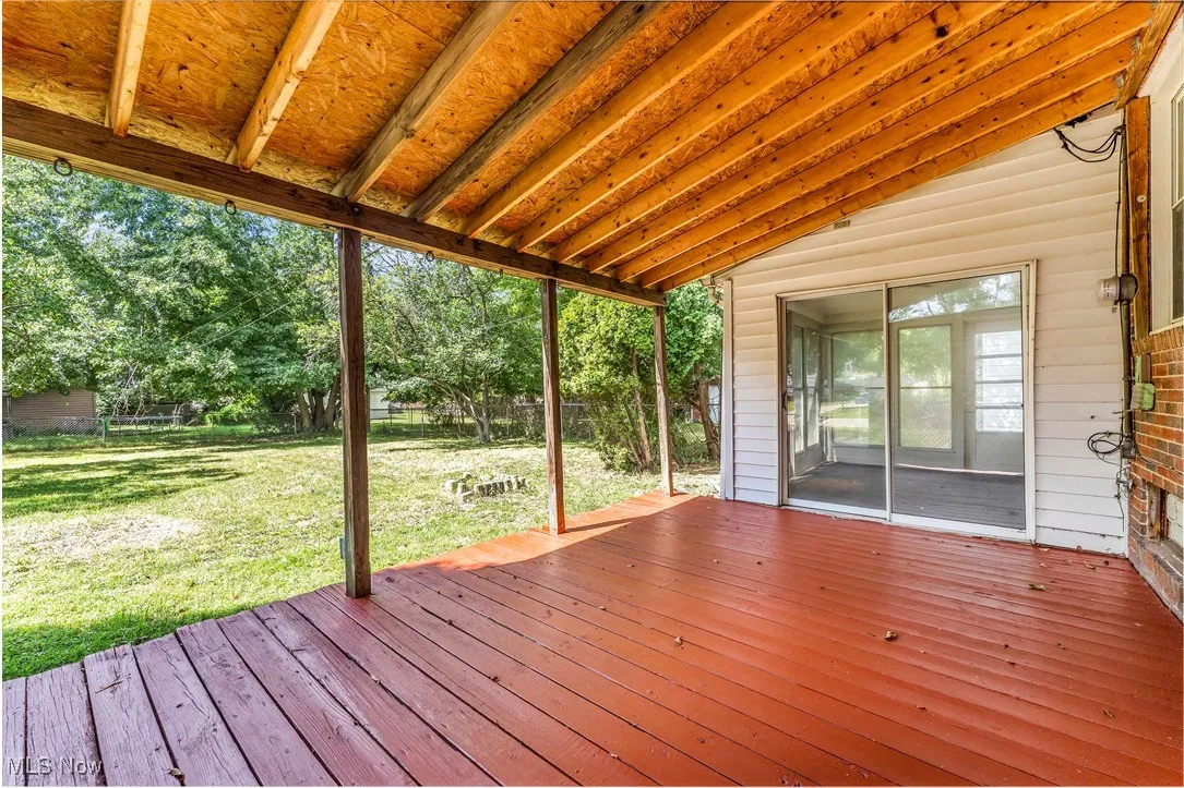View of wooden​​‌​​​​‌​​‌‌​‌‌​​​‌‌​‌​‌​‌​​​‌​​ terrace
