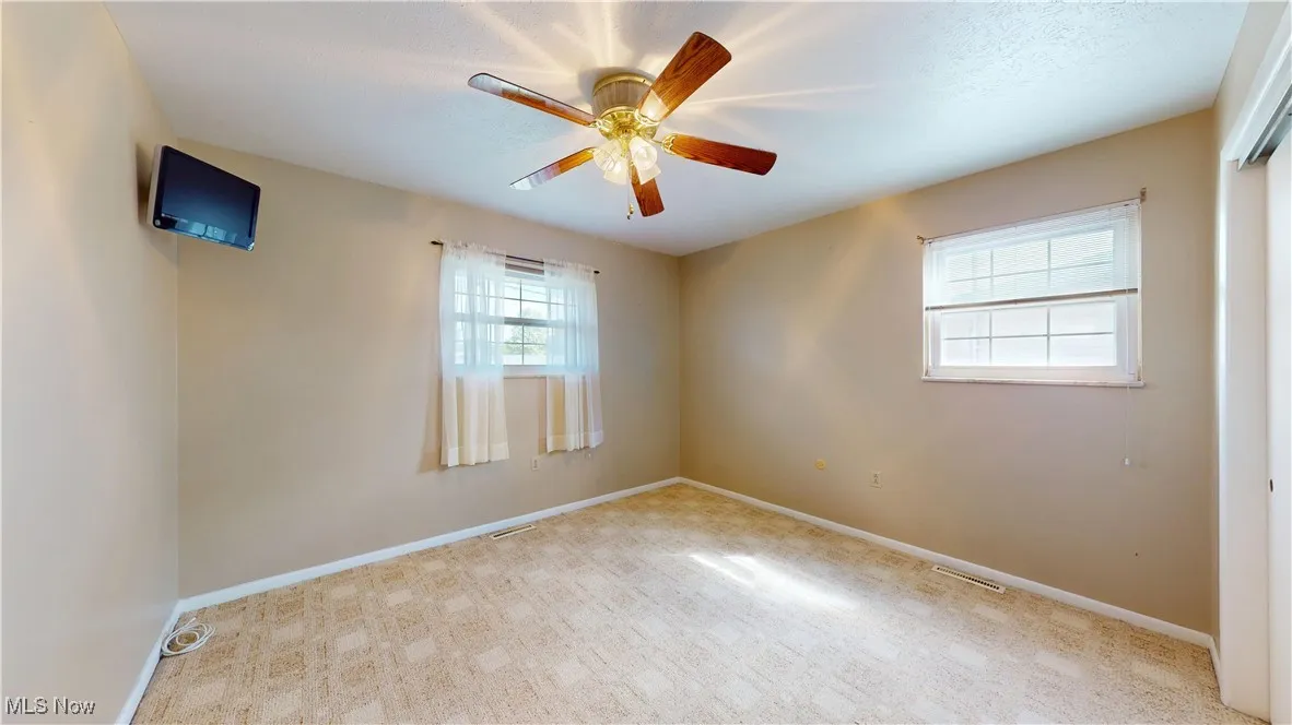 2ND BEDROOM UPSTAIRS