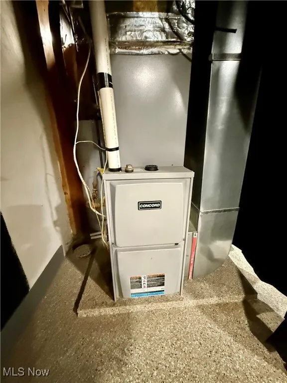 Utility room with heating unit