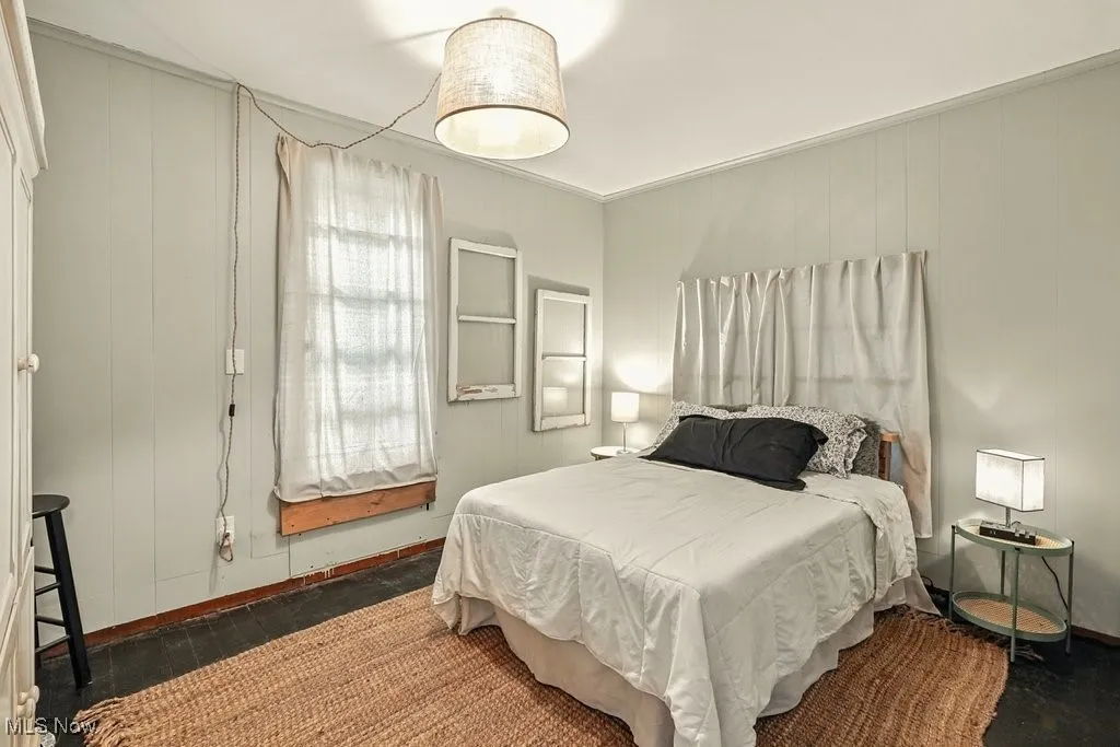 First floor bedroom or office. Wardrobe can remain.