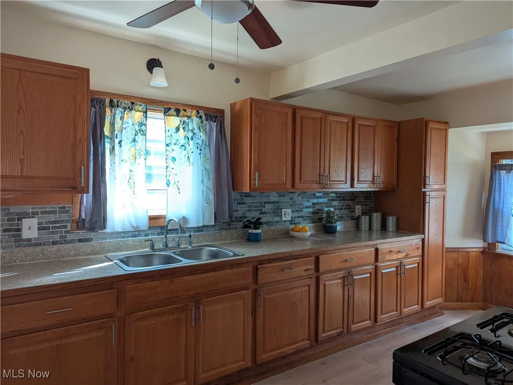 Eat-In Kitchen