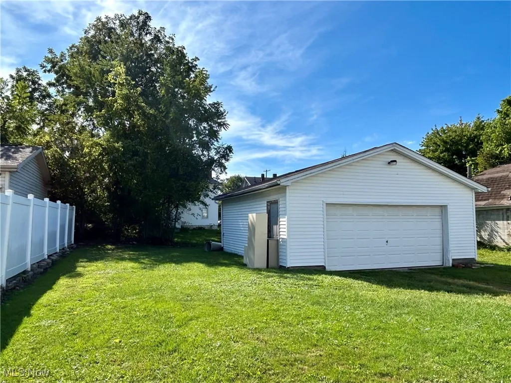 View of detached garage
Large Back Yard