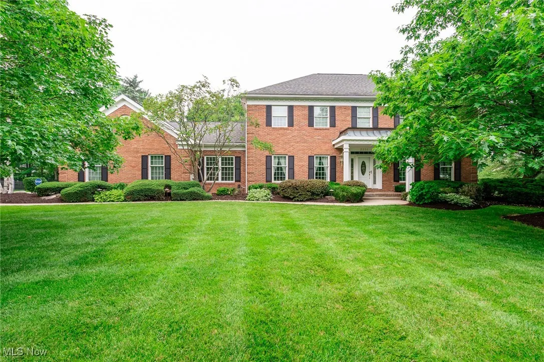 Stunning All Brick Dillman Built Colonial located in prestigious Canterbury Place.