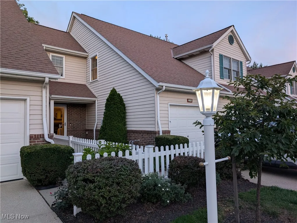 4825 Hawthorn Lane # 25, Westlake, Ohio 44145,MLS Now Listing ID