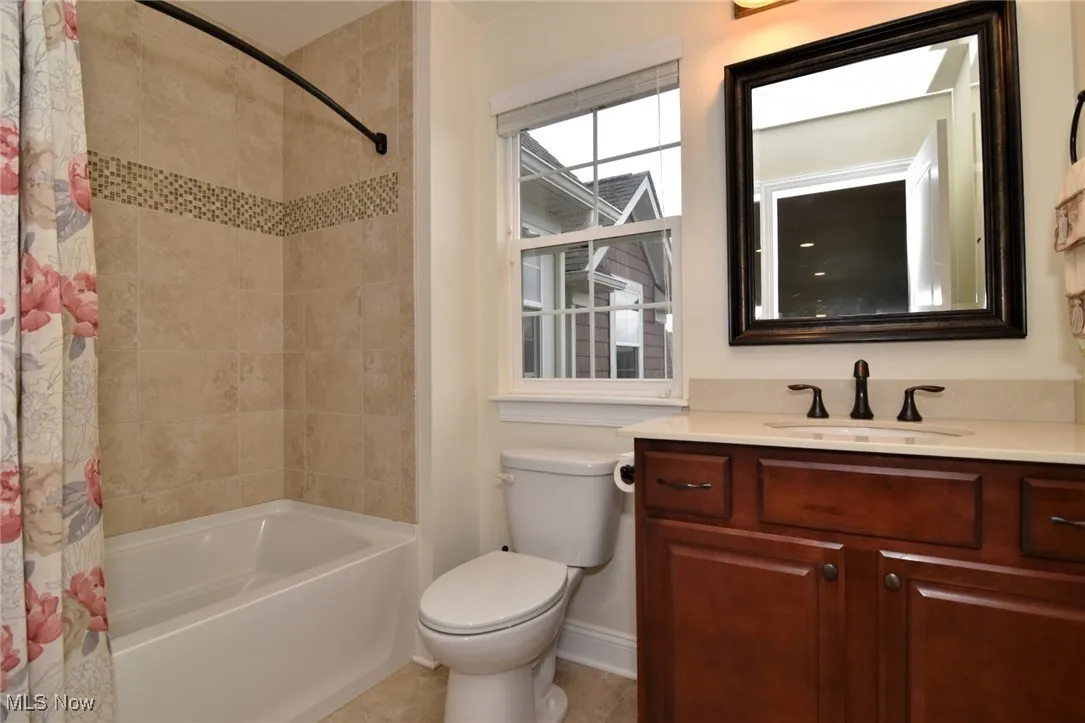 17581 Gates Landing Drive, Chagrin Falls, Ohio 44023,MLS Now Listing ID