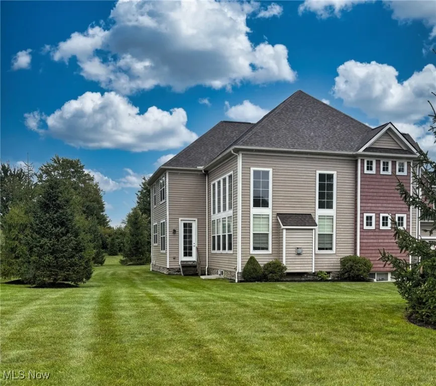 17581 Gates Landing Drive, Chagrin Falls, Ohio 44023,MLS Now Listing ID