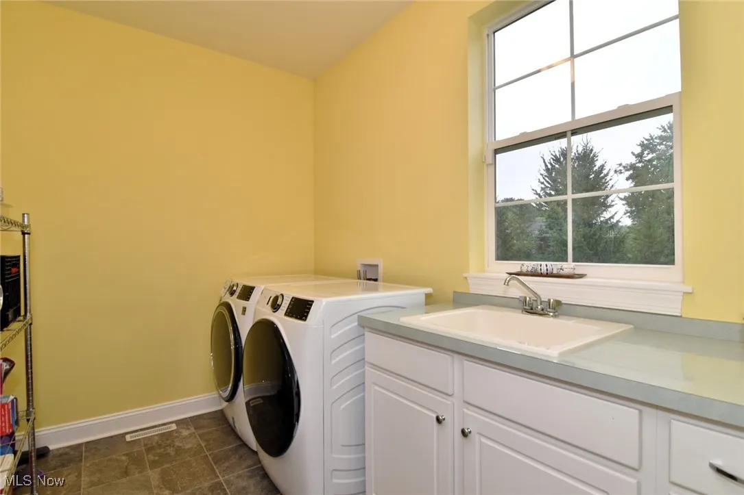 17581 Gates Landing Drive, Chagrin Falls, Ohio 44023,MLS Now Listing ID