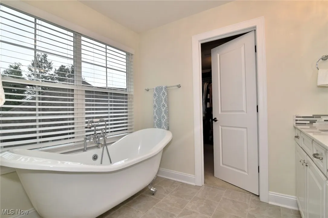 17581 Gates Landing Drive, Chagrin Falls, Ohio 44023,MLS Now Listing ID