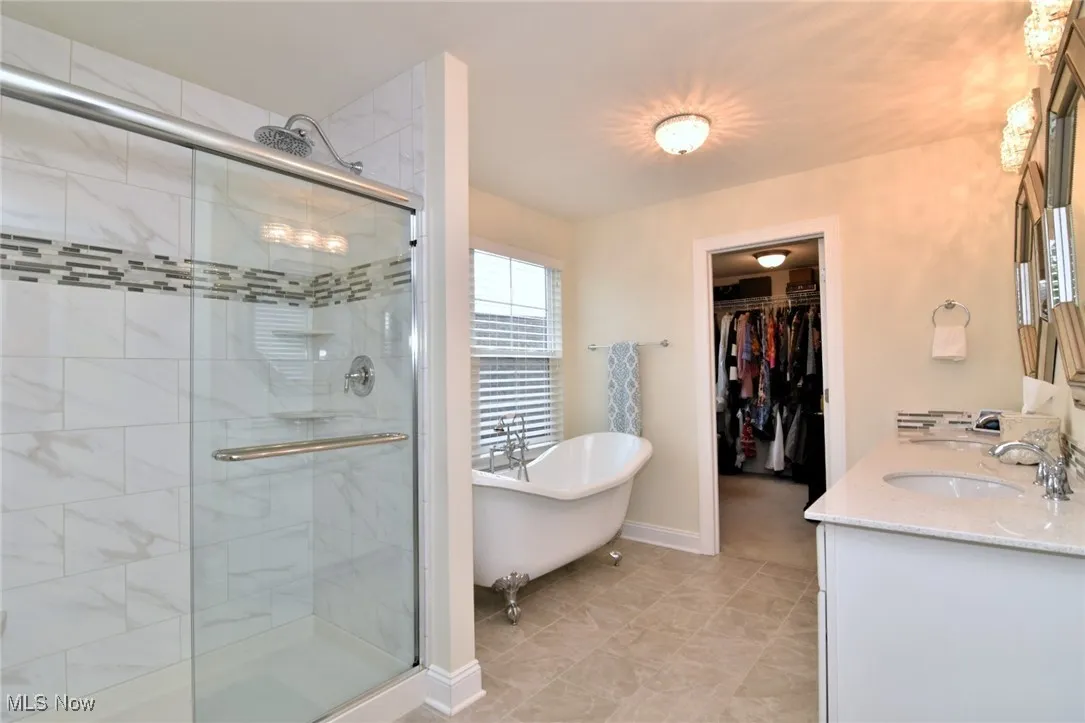 17581 Gates Landing Drive, Chagrin Falls, Ohio 44023,MLS Now Listing ID