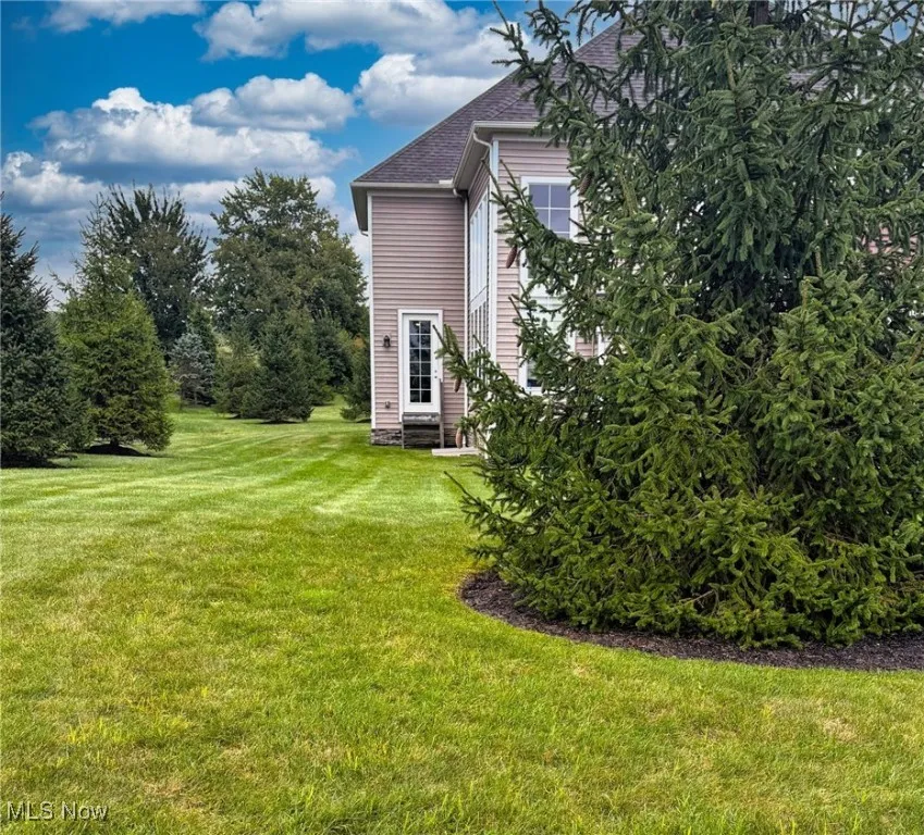 17581 Gates Landing Drive, Chagrin Falls, Ohio 44023,MLS Now Listing ID
