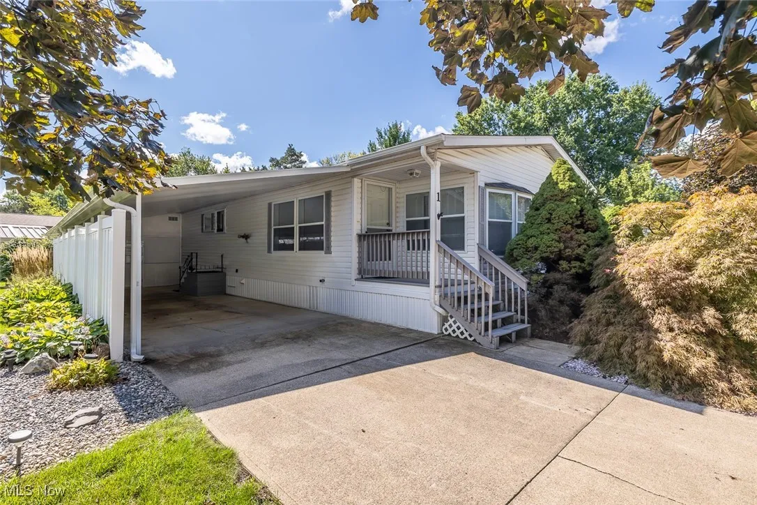 1 Matthews Corner, Olmsted Twp, Ohio 44138,MLS Now Listing ID