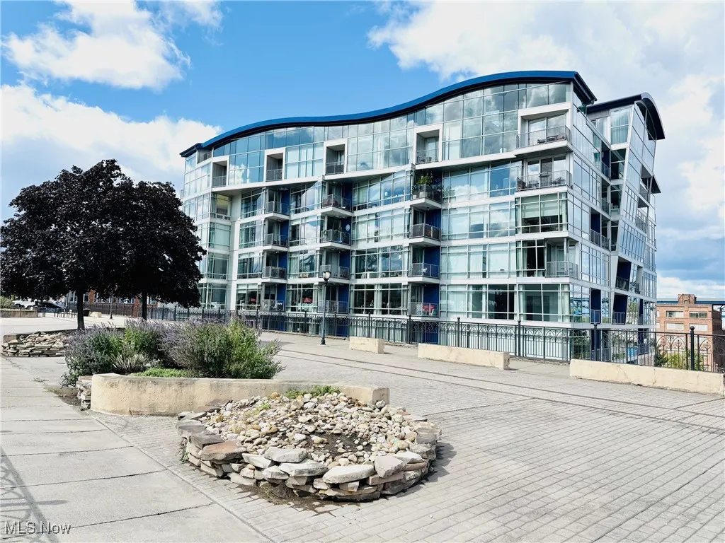 View of apartment building / complex