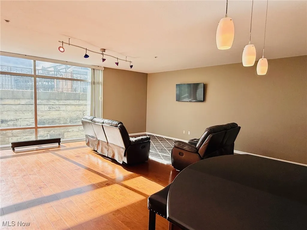 1237 Washington Avenue, Cleveland, Ohio 44113,MLS Now Listing ID