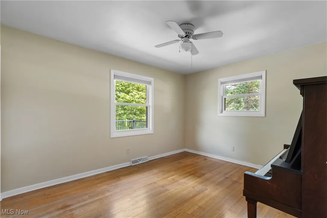 bedroom2