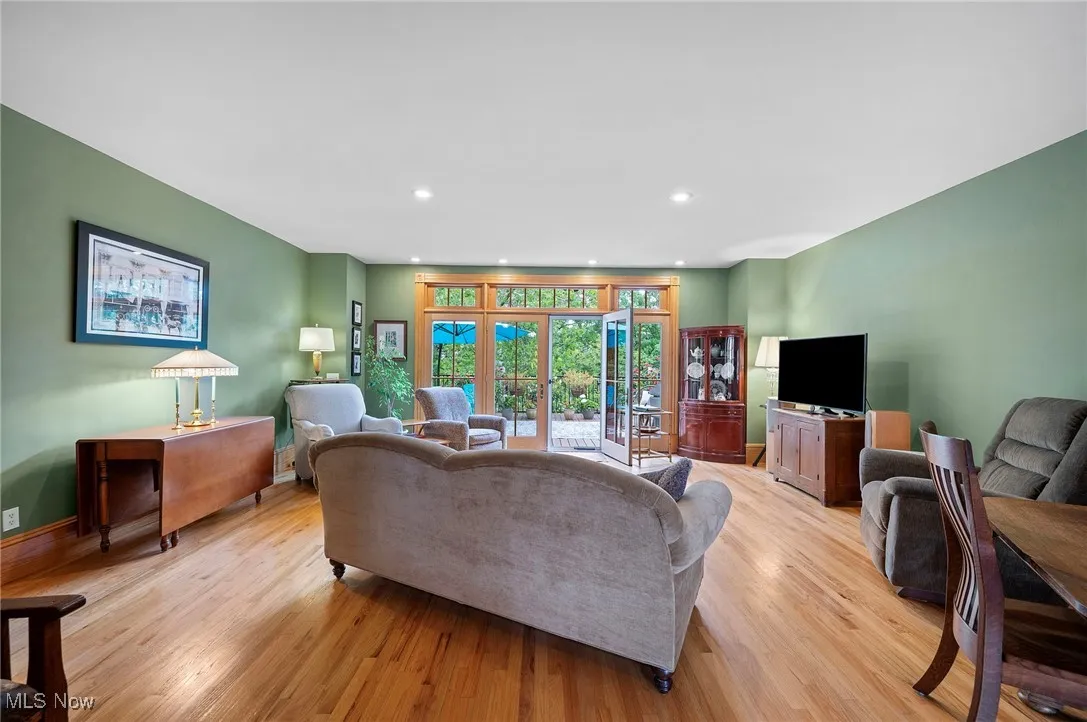 41 Riverside Drive, Berea, Ohio 44017,MLS Now Listing ID