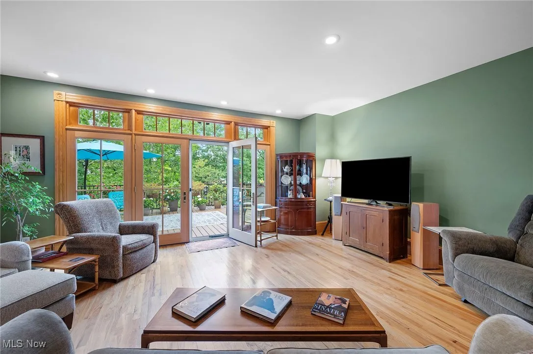 41 Riverside Drive, Berea, Ohio 44017,MLS Now Listing ID