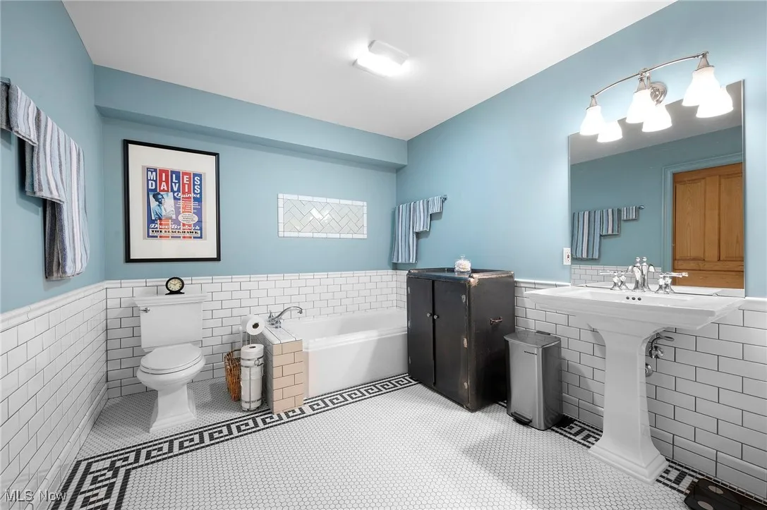 41 Riverside Drive, Berea, Ohio 44017,MLS Now Listing ID