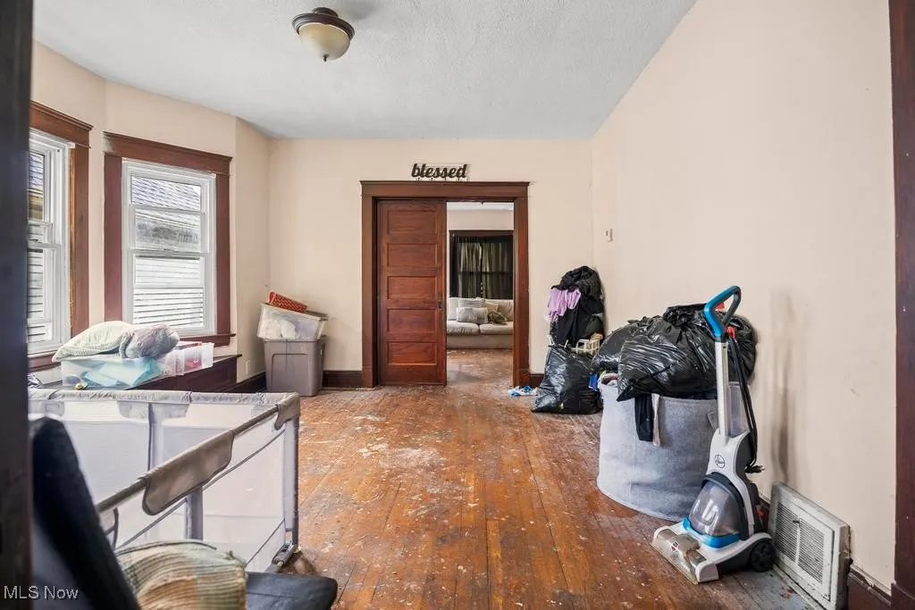 2082 W 87th Street, Cleveland, Ohio 44102,MLS Now Listing ID