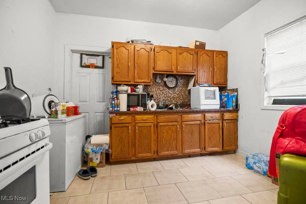 2082 W 87th Street, Cleveland, Ohio 44102,MLS Now Listing ID