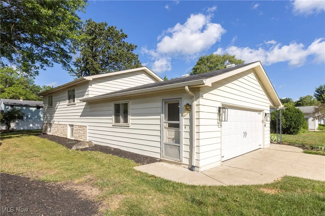 5204 7 Pines Drive, Lorain, Ohio 44053,MLS Now Listing ID